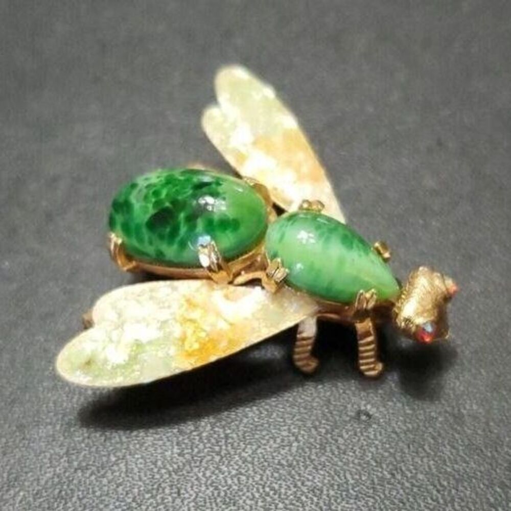 Vintage gold tone fly brooch green